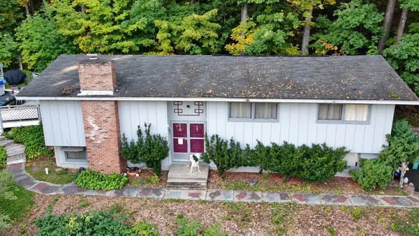 3 Birchknoll Dr, Wilbraham, MA 01095