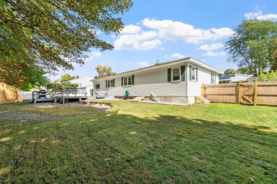 160 Jackson St, Methuen, MA 01844 - #3