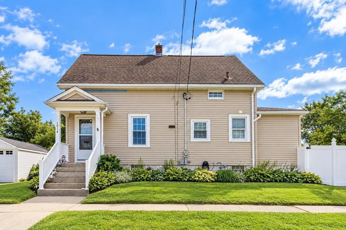 1014 Tacoma St, New Bedford, MA 02745 - #1
