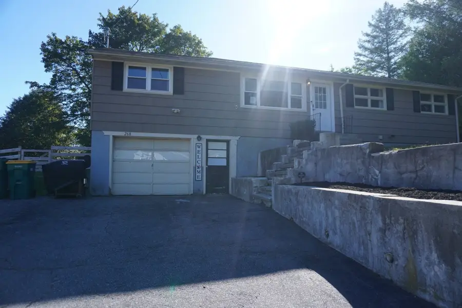 268 Sterling St, Lancaster, MA 01523 - #2