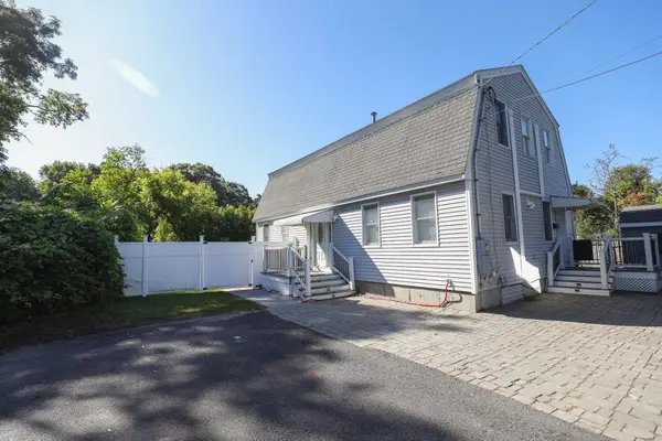 43 Duren Ave, Lowell, MA 01851