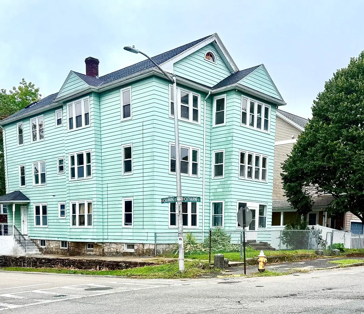 32 Catharine Street, Worcester, MA 01605 - #1