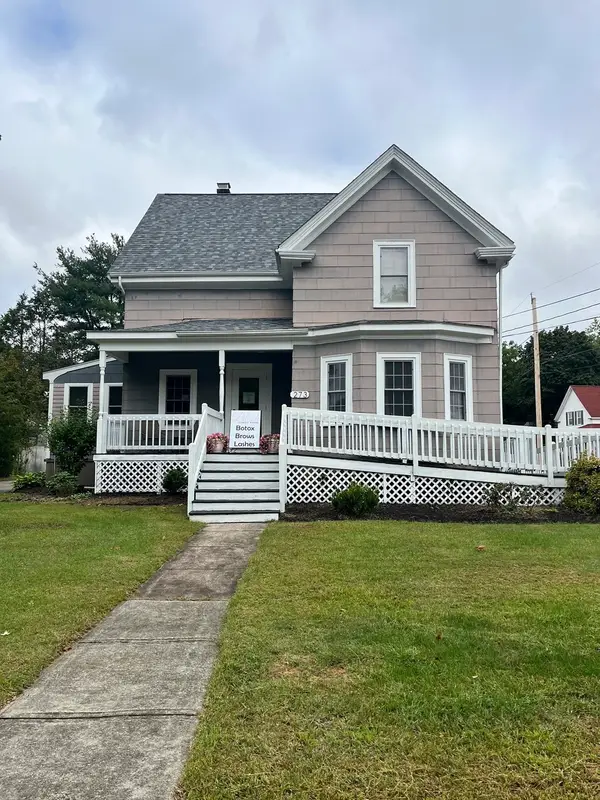 273 W Main St, Norton, MA 02766