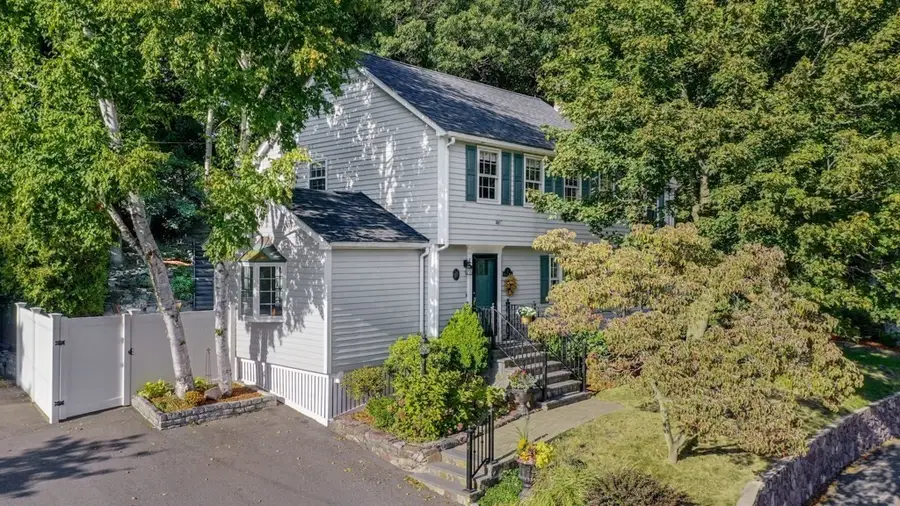 2 Rosemary Ave, Wakefield, MA 01880 - #2