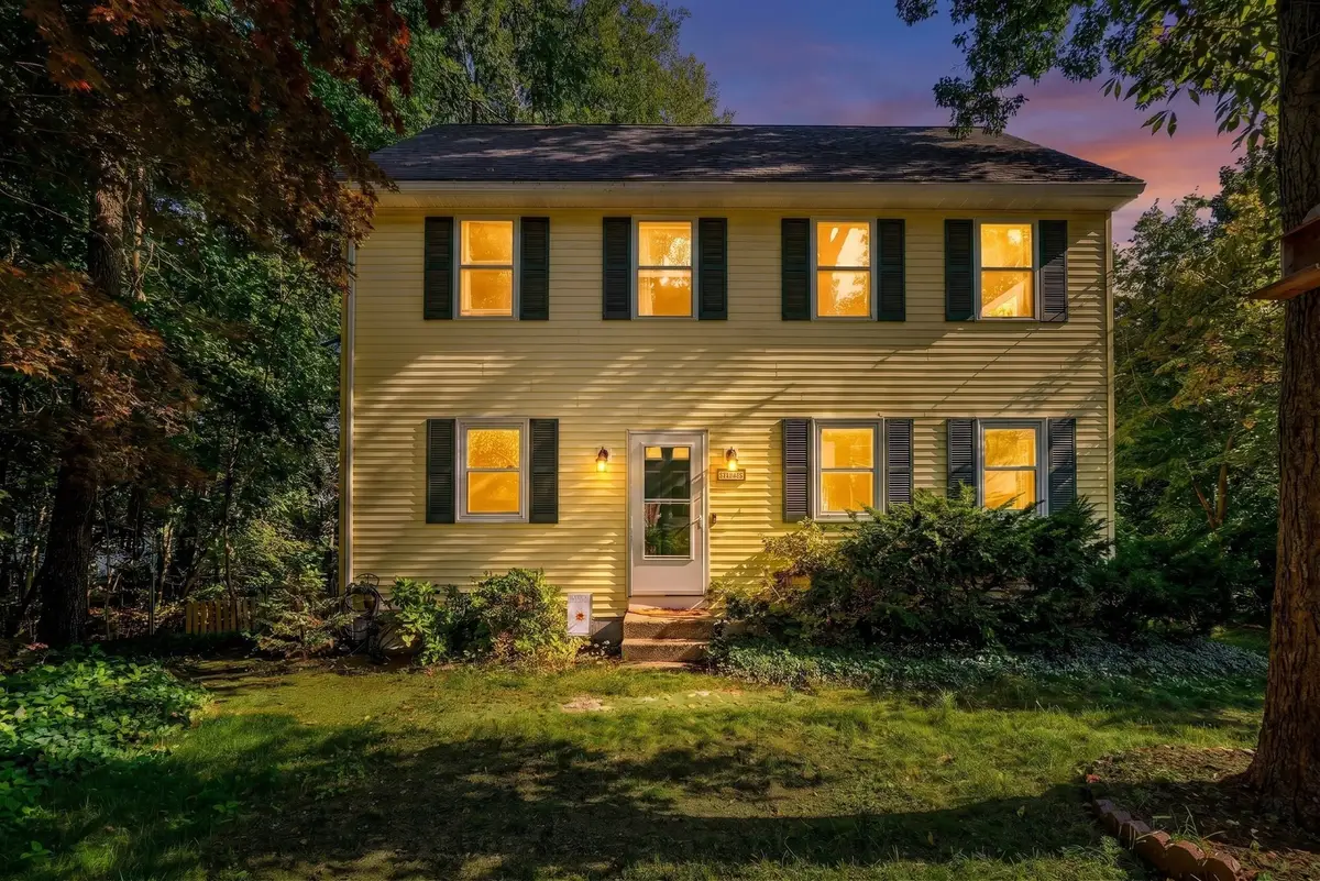 203 Lakeview Ave, Tyngsborough, MA 01879 - #1