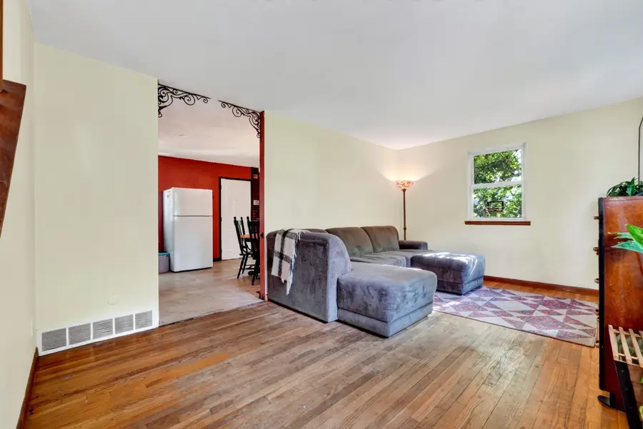 203 Lakeview Ave, Tyngsborough, MA 01879 - #2