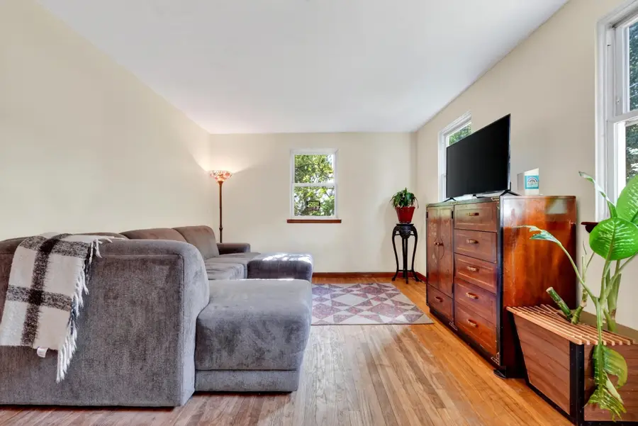 203 Lakeview Ave, Tyngsborough, MA 01879 - #3