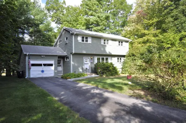 122 Sunset Dr, Brockton, MA 02301