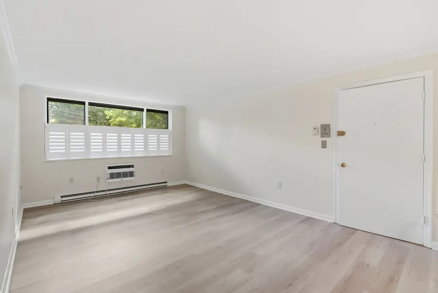 1323 Worcester Rd #E6, Framingham, MA 01701 - #3