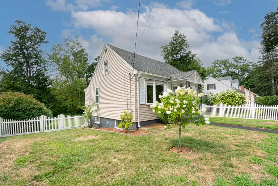 13 Brook Street, Reading, MA 01867 - #3