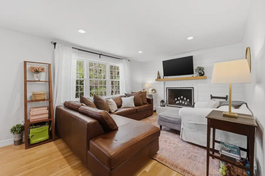 9 Indian Path, North Grafton, MA 01536 - #3