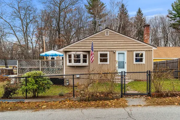 57 Richardson Ave, Dracut, MA 01826