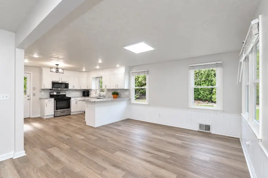 176 Meadow St, Westfield, MA 01085 - #3