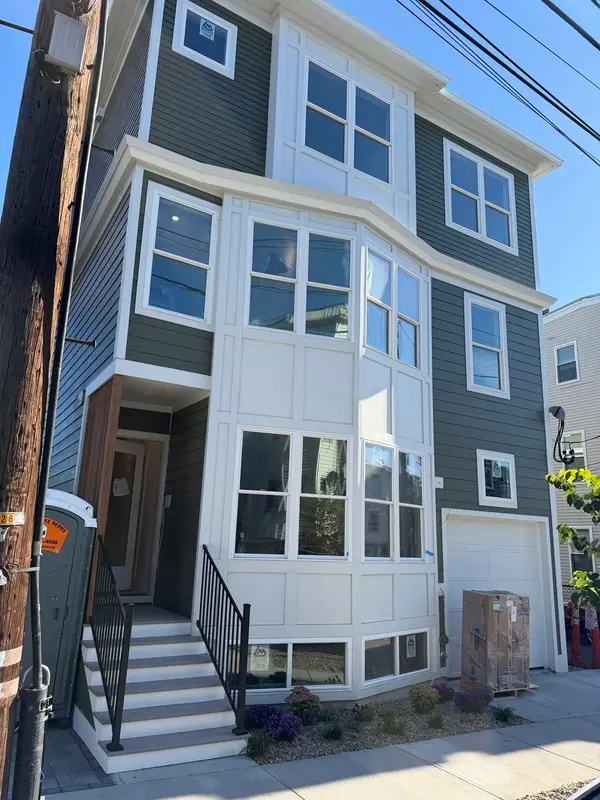 261 Princeton St #302, Boston, MA 02128