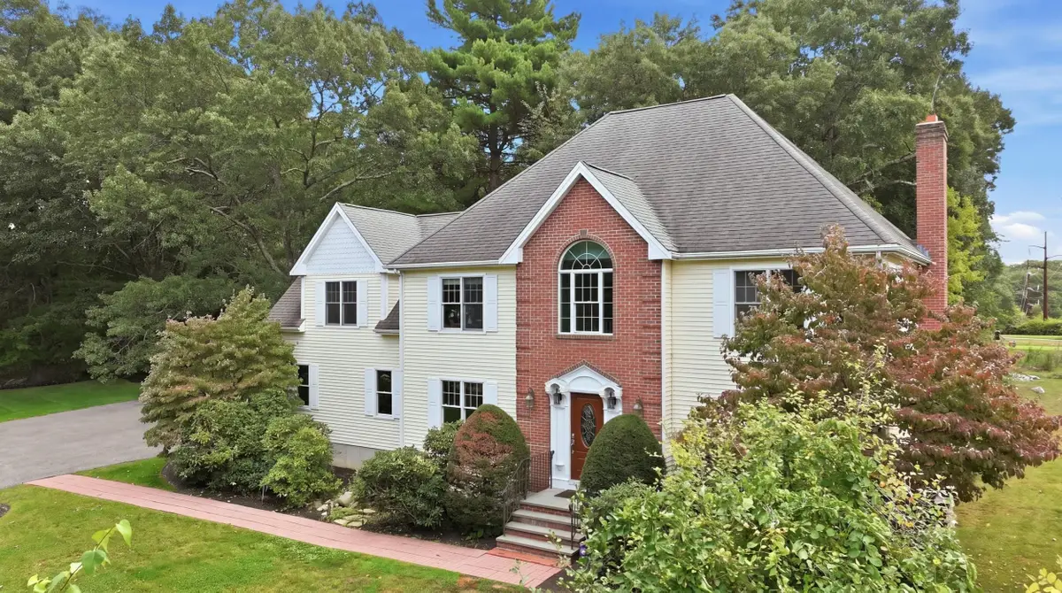 24 Goodnow Ln, Framingham, MA 01702 - #1