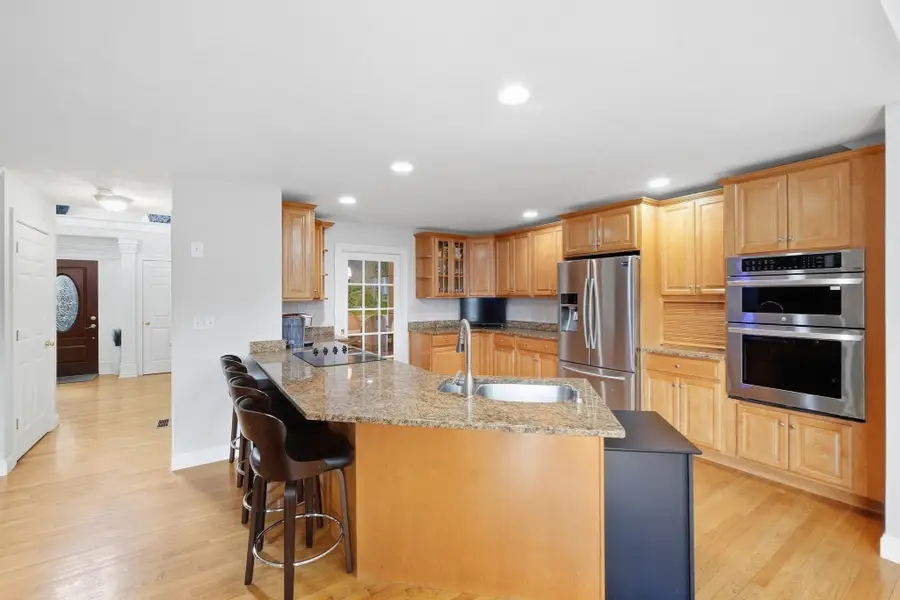24 Goodnow Ln, Framingham, MA 01702 - #2