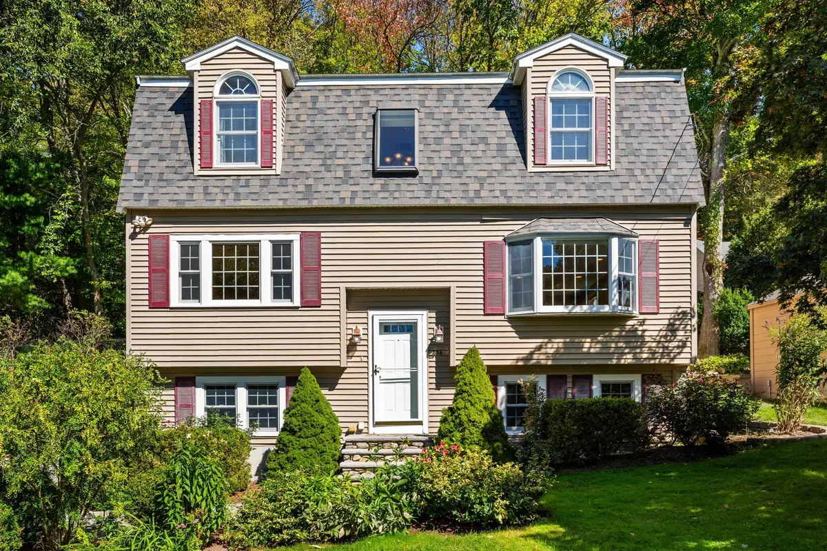 236 Sherburne Ave, Tyngsborough, MA 01879 - #1