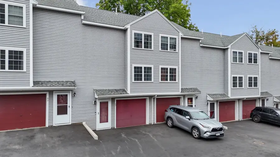 80 Smith Street #3A, Lowell, MA 01851 - #2