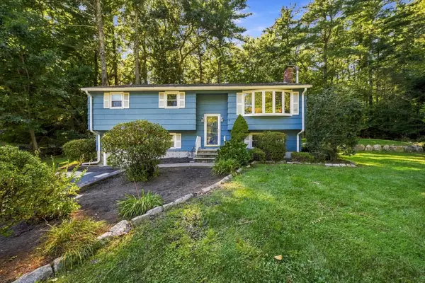 7 Olde Farm Rd, Easton, MA 02375