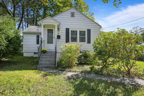 4 Pomona Rd, Worcester, MA 01602