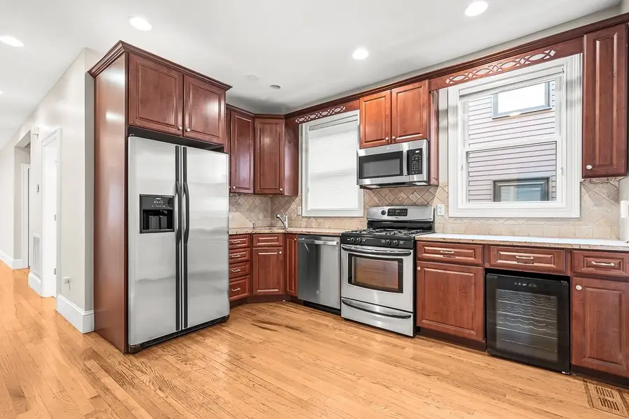 12 I St #1, Boston, MA 02127 - #3