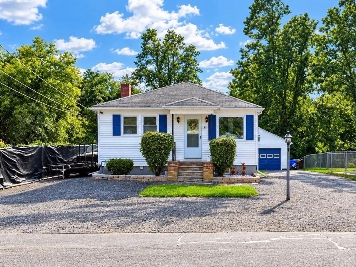 11 Hopewell St, Taunton, MA 02078 - #1