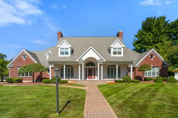 5 Elizabeth Way, Lynnfield, MA 01940