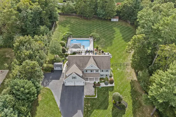 10 Split Rail Lane, Halifax, MA 02338