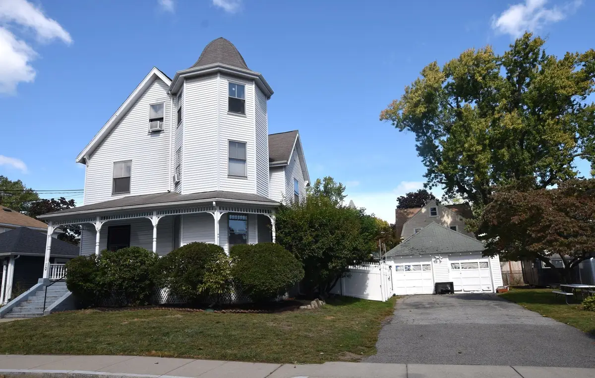 10 Holly St, Watertown, MA 02472 - #1