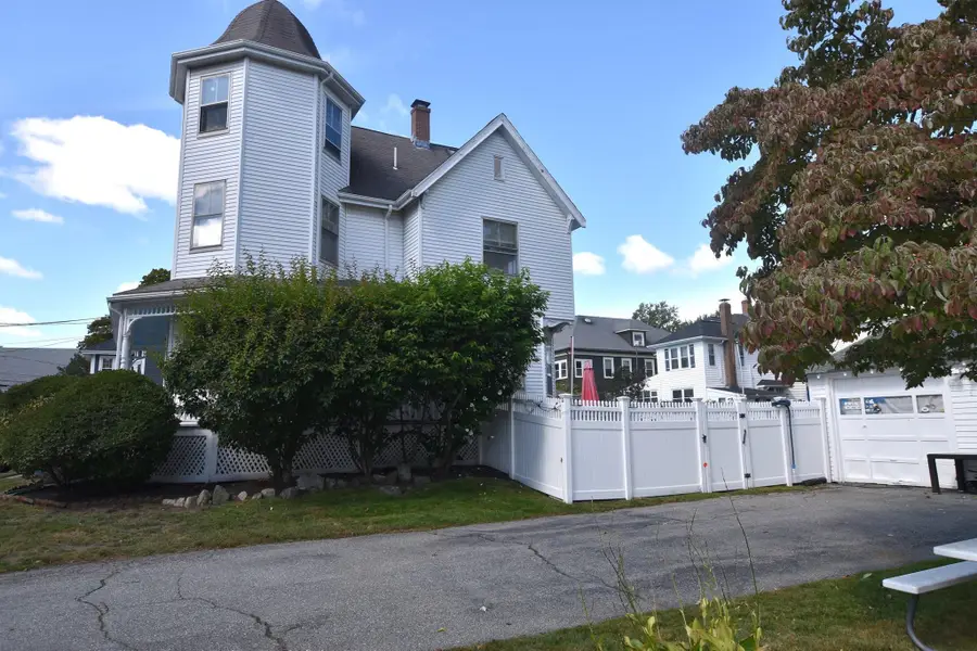 10 Holly St, Watertown, MA 02472 - #2