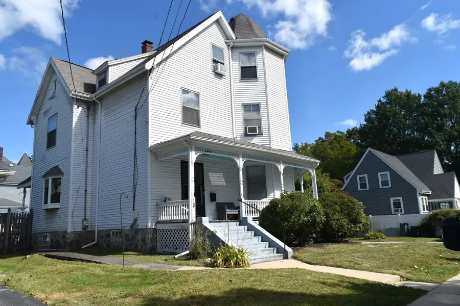 10 Holly St, Watertown, MA 02472 - #3