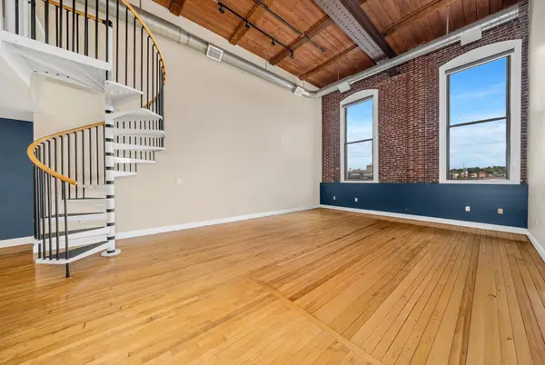 10 Kearney Sq #307, Lowell, MA 01852