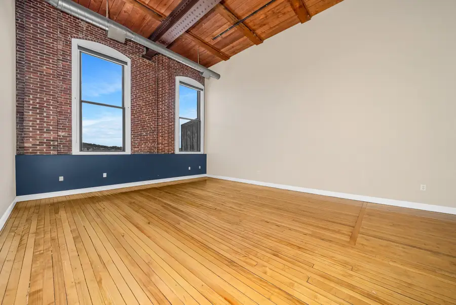 10 Kearney Sq #307, Lowell, MA 01852 - #2