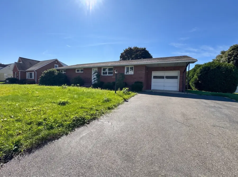 50 Van Horn St, Chicopee, MA 01013 - #2