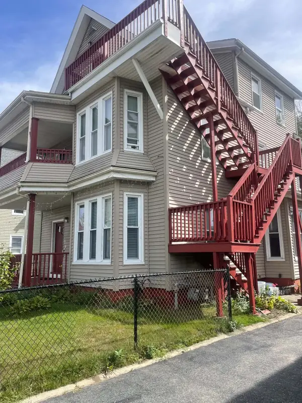 19 Temple St, Brockton, MA 02301