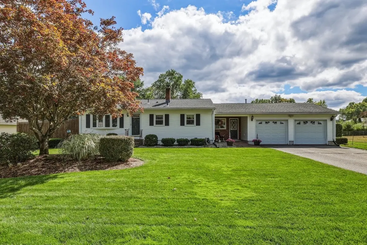 15 Somerset St, East Longmeadow, MA 01028 - #1