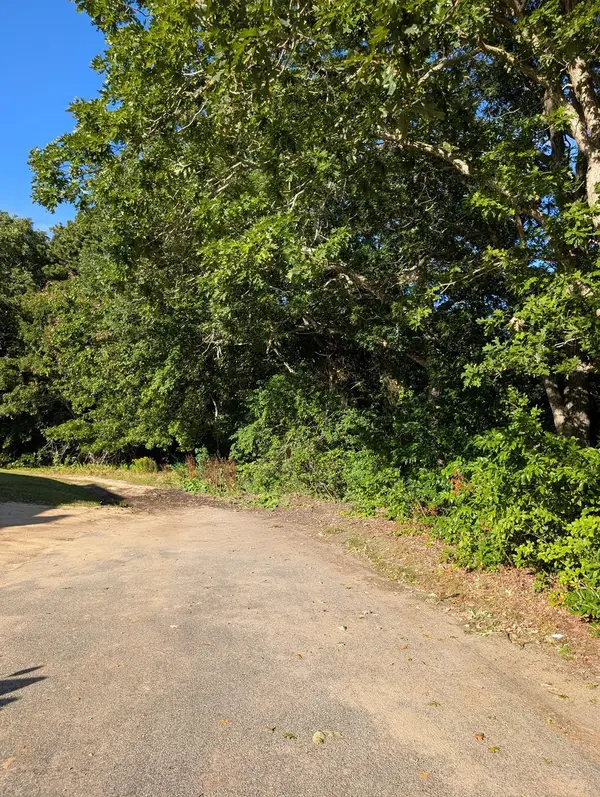 Lot 2-B Pondview Ave, Yarmouth, MA 02673