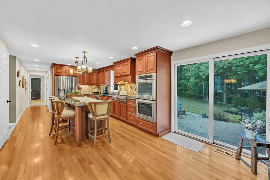 93 Mcclellan Rd, Sutton, MA 01590 - #3