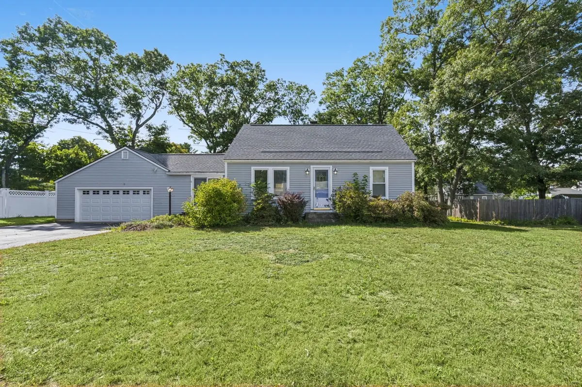 4 Amos St, Tewksbury, MA 01876 - #1