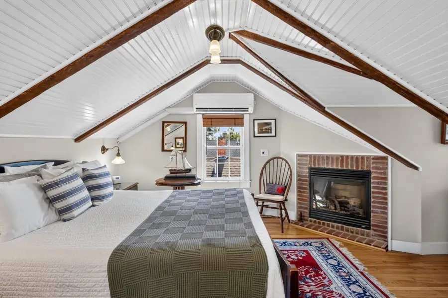 14 Court Street, Provincetown, MA 02657 - #2