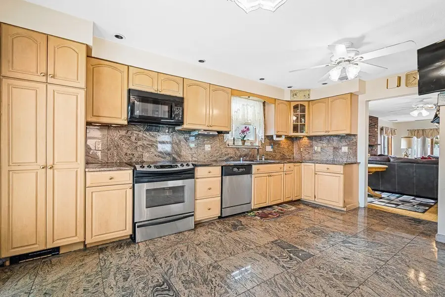 23 Putnam Road, Somerville, MA 02145 - #3