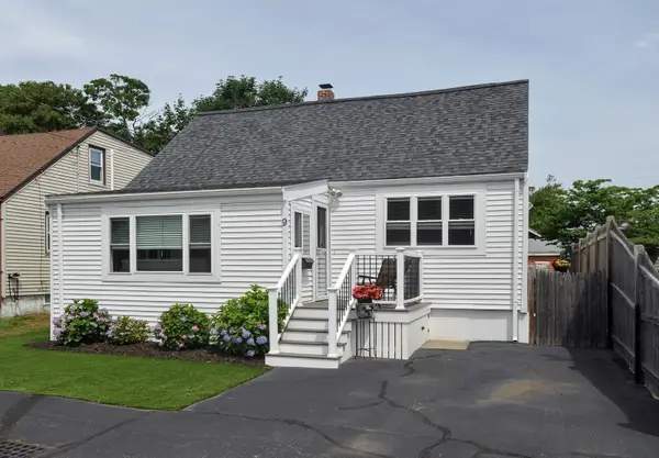 9 G St, Hull, MA 02045