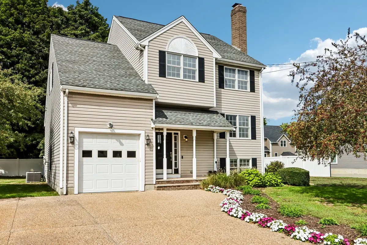 28 Hampden Ave, Burlington, MA 01803 - #1