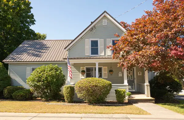 24 Lake St, Hudson, MA 01749