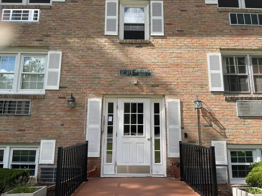 230 Chickering Rd #12, North Andover, MA 01845 - #3