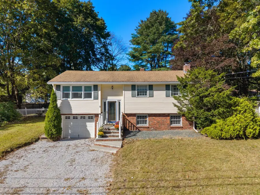8 Yale St, Groveland, MA 01834 - #2