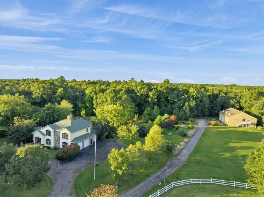 3147 Sharps Lot Rd, Dighton, MA 02715 - #2