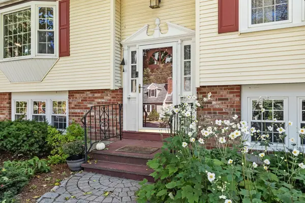 27 Third St, Maynard, MA 01754