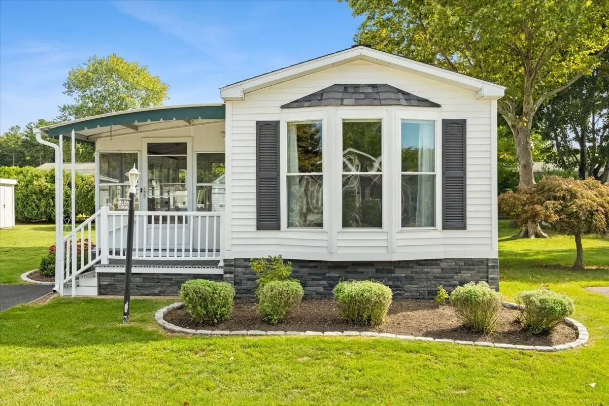 6 Viola Dr, Plainville, MA 02762 - #1