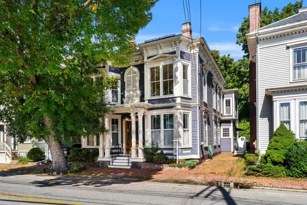 154 High St, Newburyport, MA 01950